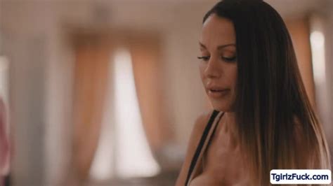 Slim Tbabe Casey Kisses Bangs The Pussy Of Milf Mckenzie Lee Freahx