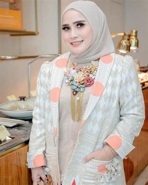 novita sari atnovitasarizein instagram