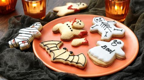 Scary Halloween cookies recipe - BBC Food