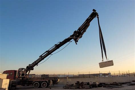 mobile crane