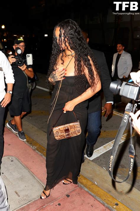 Rihanna & Asap Rocky Leave a Romantic Dinner at Carbine in Miami (25