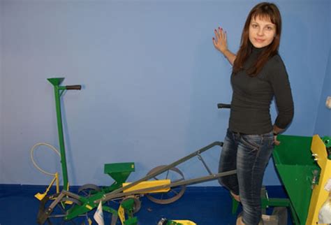 Приспособление для посадки рассады: как выбрать или сделать своими руками?
