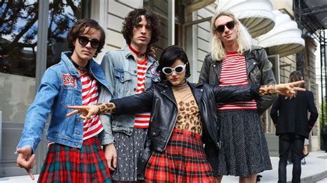 Cómo Llevar La Aesthetic Punk En Primavera Verano 2023 Según El Street Style Vogue