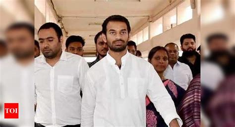 Rjd Leader Tej Pratap Yadav Falls From Cycle Ahead Of Party Rally