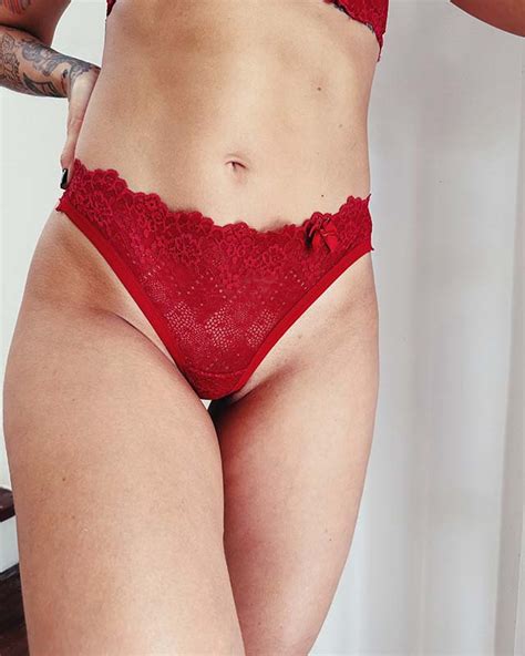 Conjunto lingerie renda vermelha top aro calcinha asa delta vovó