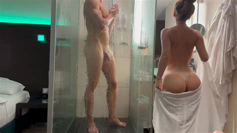 Sexy Slim Fit Hottie Pleases Her BF With Blowjob And Milking After Hot Time In The Shower