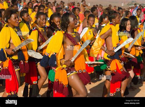 Swazi Girls Parade At Umhlanga Reed Dance Festival Swaziland Stock