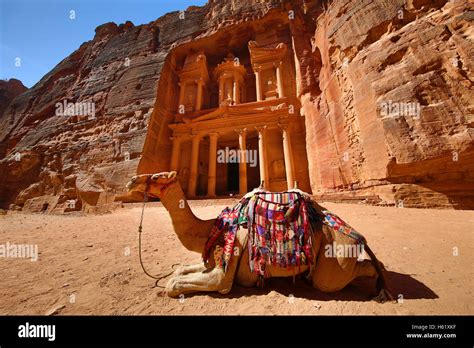 Petra Treasury Tomb Hi Res Stock Photography And Images Alamy