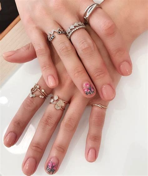 Cool Girls Can Continue The Nude Nail Trend This Summer Top It Off With A Beautiful Floral