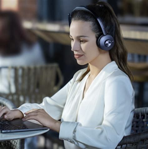 The Anker PowerConf H700 AI-Powered Wireless Headset Lets You Talk And ...