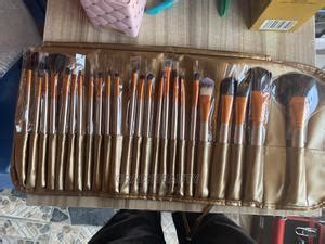 24 Set Naked Makeup Brush In Ojo Make Up Olisaemeka Anyadike Jiji Ng
