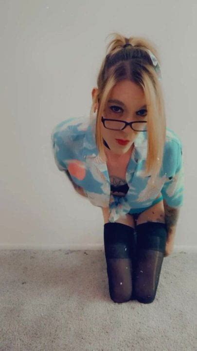 Hottie Does A Tease In Her Blue Thong Shemale Anal Porn XHamster