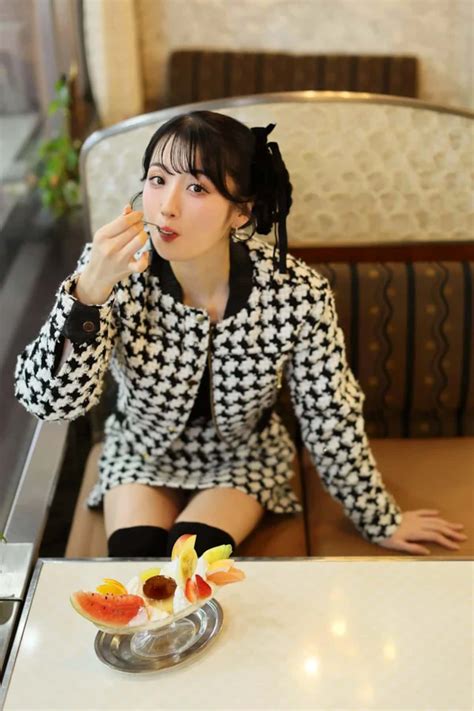 吉本新喜劇のマドンナ・小寺真理が初ランジェリーに挑戦 1st写真集の中身（1/3ページ） - zakⅡ