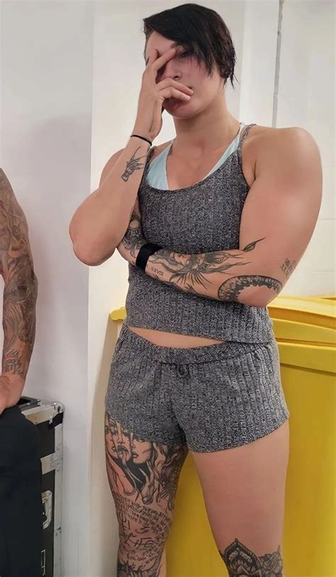 Tomboy Girl Wwe Female Wrestlers Raw Women S Champion Curvy Girl Lingerie Wwe Womens The