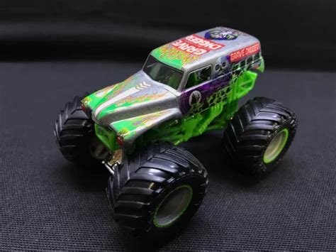 Hot Wheels Grave Digger Big Wheel Monster Jam Monster Truck Black Scale Picclick Au