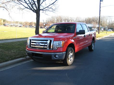 2012 Ford F 150 Xlt Front 34 View Road Reality