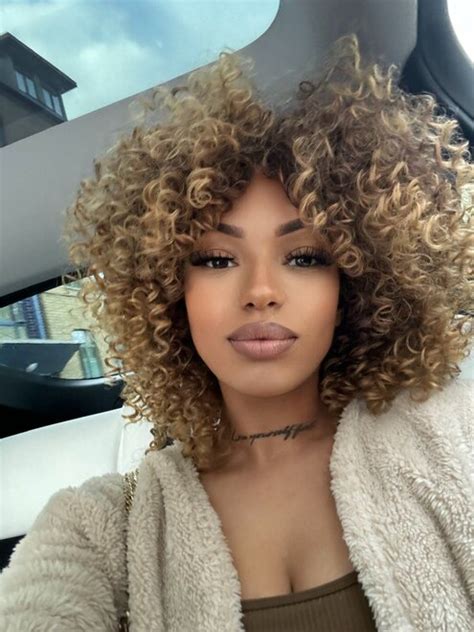 Random Pussies Gallery Porn Pic