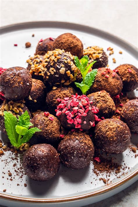 25 Quick No-Bake Vegan Desserts (+ Easy Recipes) - Insanely Good