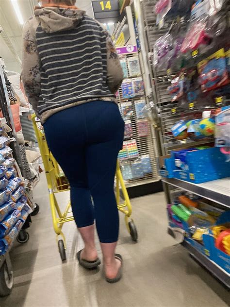 Blonde Milf Blue Yoga Pants Vpl Forum