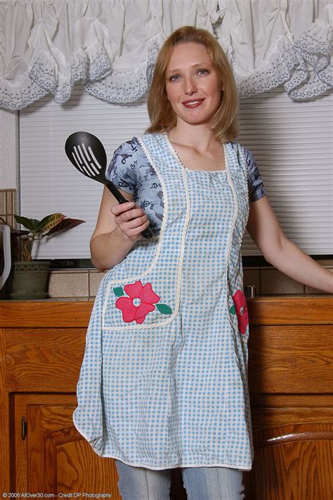 Naughty MILF Carrie Unveils Her Juicy Tits And Her Trimmed Pussy CoedCherry