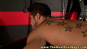 Well Built Stud Is Throatfucking XVIDEOS