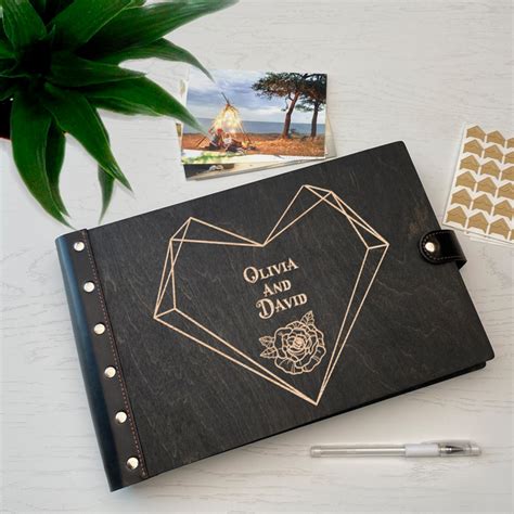 Фотоальбом из дерева и гравировкой Геометрическое сердце А4 формата ...