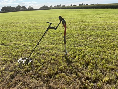 What equipment do you need to have, to go metal detecting? - Swing Beep