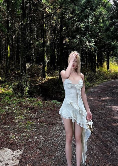 Hot girl đẹp hơn cả nhân vật truyện tranh mặc táo bạo Báo Tri thức và Cuộc sống TIN TỨC PHỔ