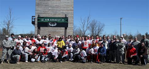 St Lawrence University Football Team Learns How Soldiers Train