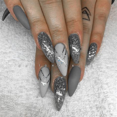 Pin By Beverly Rine On Nail Art Designs Burgundy Acrylic Nails Nails
