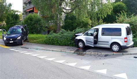 Auto Berschl Gt Sich Nach Unfall Mehrmals Zentralplus