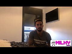 Is It Easy To Flirt And Fuck Through Tinder A Fan Shows You How He Did It Face Messi