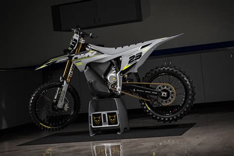 Custom Graphics of Any Kind with OMX - Racer X