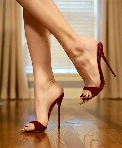 That S Perfect Nudes Heels Nude Pics Org