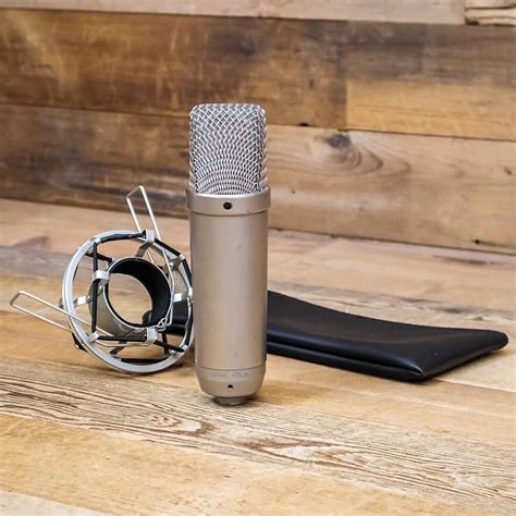 Rode NT1A Studio Condenser Microphone Reverb