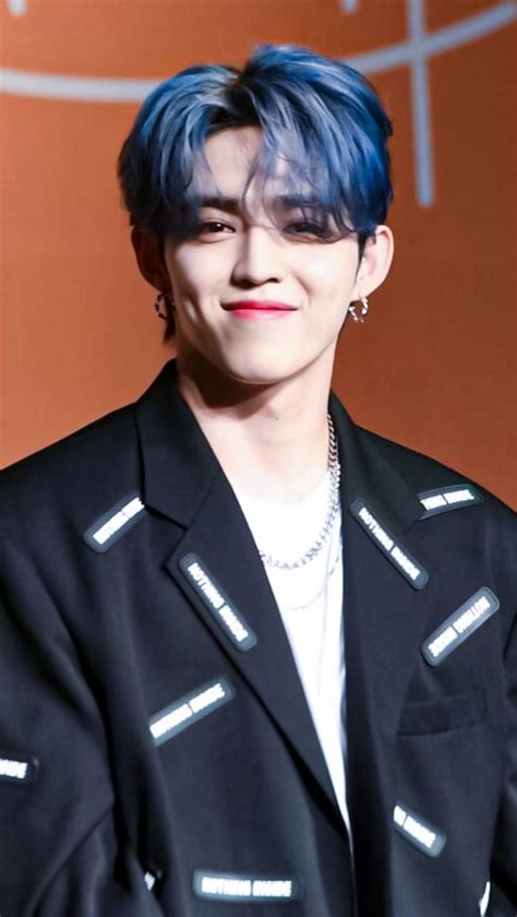 scoups seventeen populiarnye zenshhiny kei pop sinie volosy