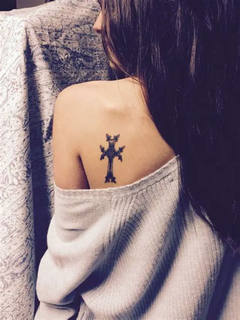 10 Cute Minimalist Cross Tattoos For Women Greenorc