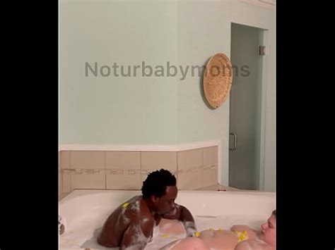 BBW interracial Día de San Valentín follando en el baño parte XVIDEOS