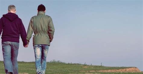 Cacciano Di Casa Il Figlio Gay I Genitori Costretti A Pagargli Il Mantenimento