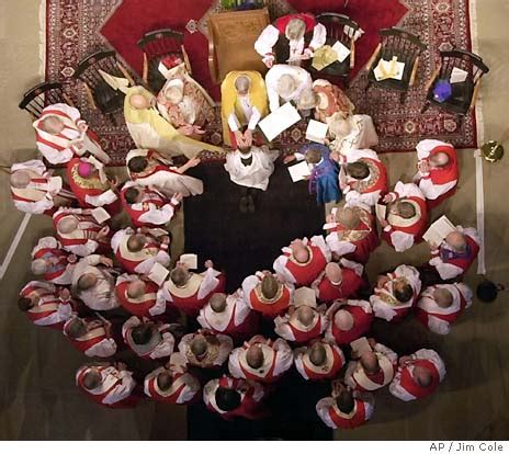 Episcopal Church U S A Ordains Openly Gay Bishop Consecration Deepens Rift In Anglicans Worldwide