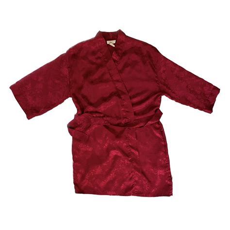 Hot Pink Floral Satin Robe The Vintage Sexy Milf Depop