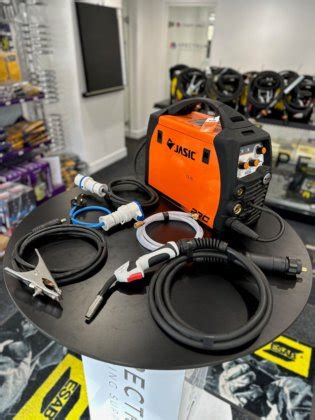 Jasic MIG 200 portable welder 240V in Chesterfield, United Kingdom