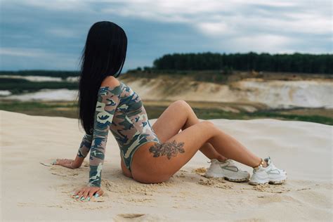 Обои women model brunette women outdoors swimsuit one piece swimsuit ass hips sand sky