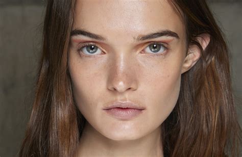 Cette Technique De Maquillage Pour Affiner Son Nez Est Tout Simplement