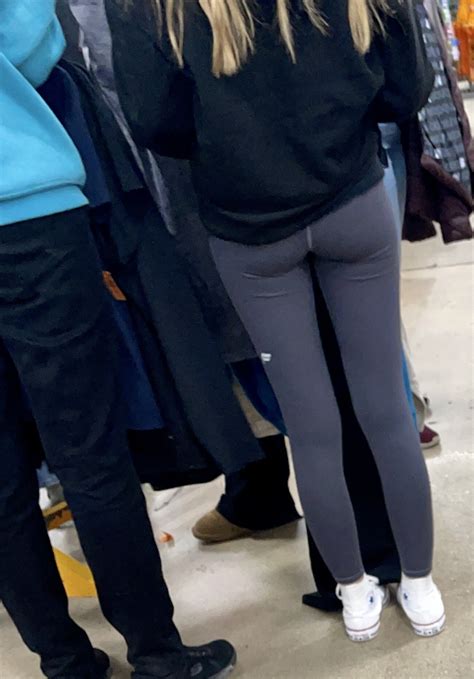 Cute Blonde Hanging Out Spandex Leggings Yoga Pants Forum