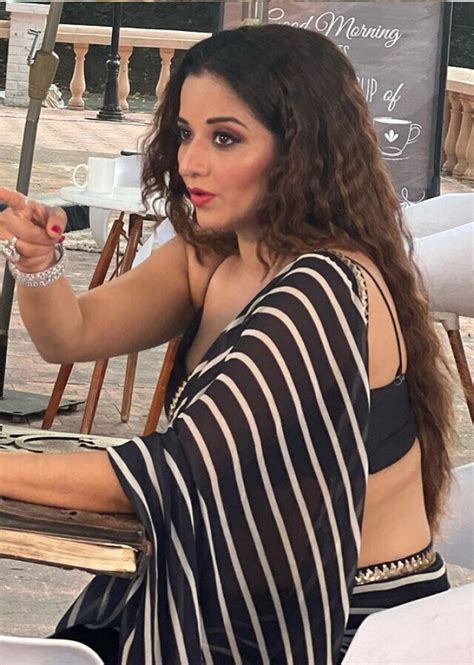 Monalisa Added Hotness With Traditional Look Looked Super Hot In Saree And Deep Neck Blouse