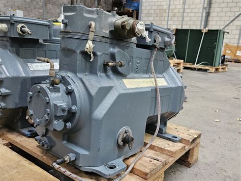 Used DWM D3DC4-1000-EWL semi-hermetic reciprocating compressor Freon ...