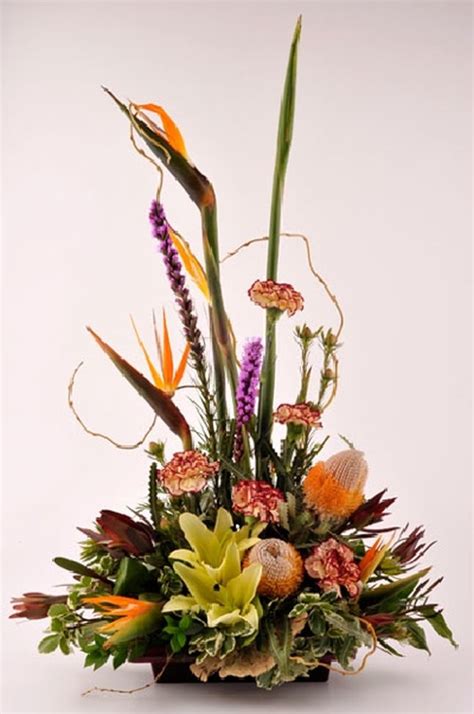 How To Prepare A Floral Foam Oasis For Fresh Flower Arrangements Hunker