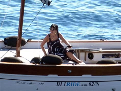 Lily Allen Shows Off Her Sexy Body In A Bikini And Nude Tits In Capri