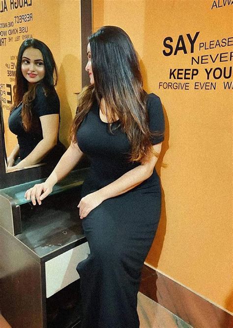 Aliya Naaz Web Series Hot Videos Photos Instagram Age Tv Shows And More